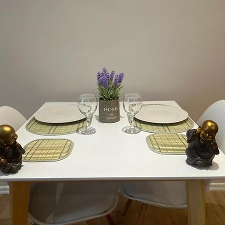 Center Apartment *